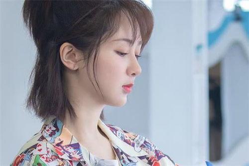 杨紫吃瓜娱乐圈八卦视频